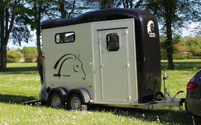 CHEVAL LIBERTE – 1.5 PLACE – TOURING ONE