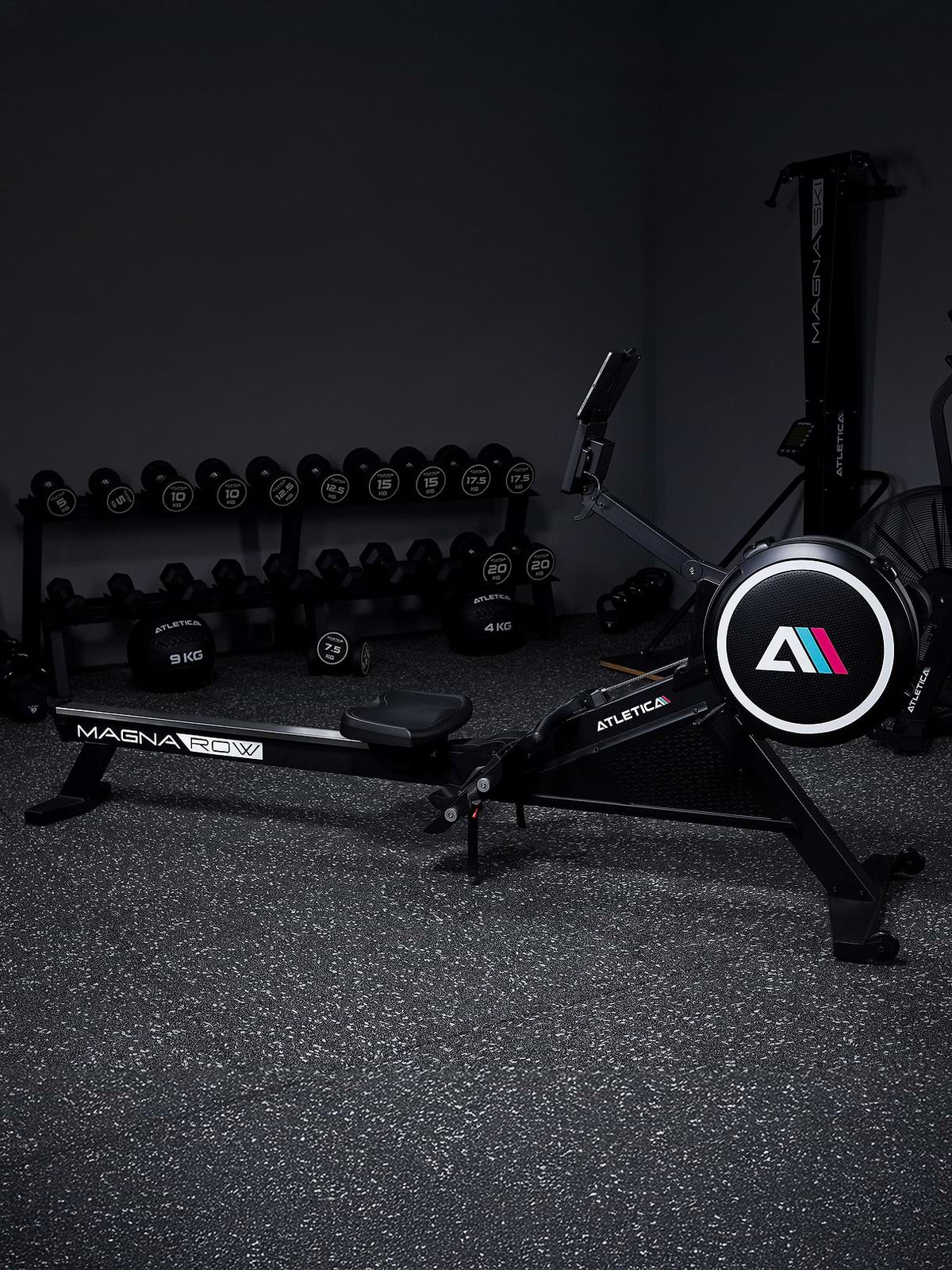 Rameur MagnaRow en salle de fitness – pour un entraînement de force-endurance intense