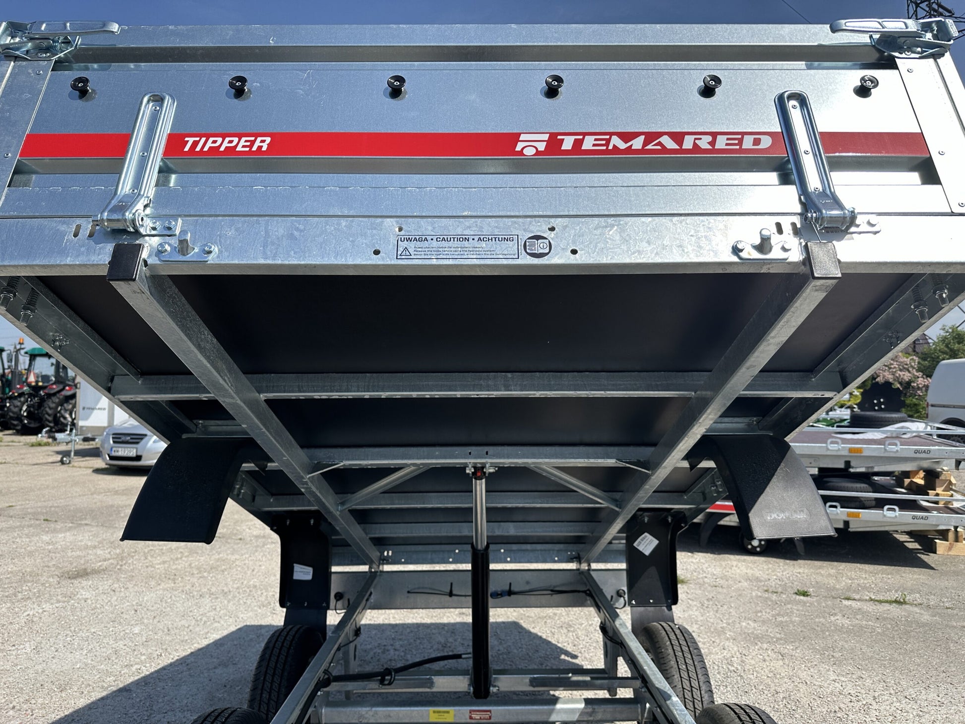 Remorque benne basculante à deux essieux Tipper 2515  : 750 kg – Image 4