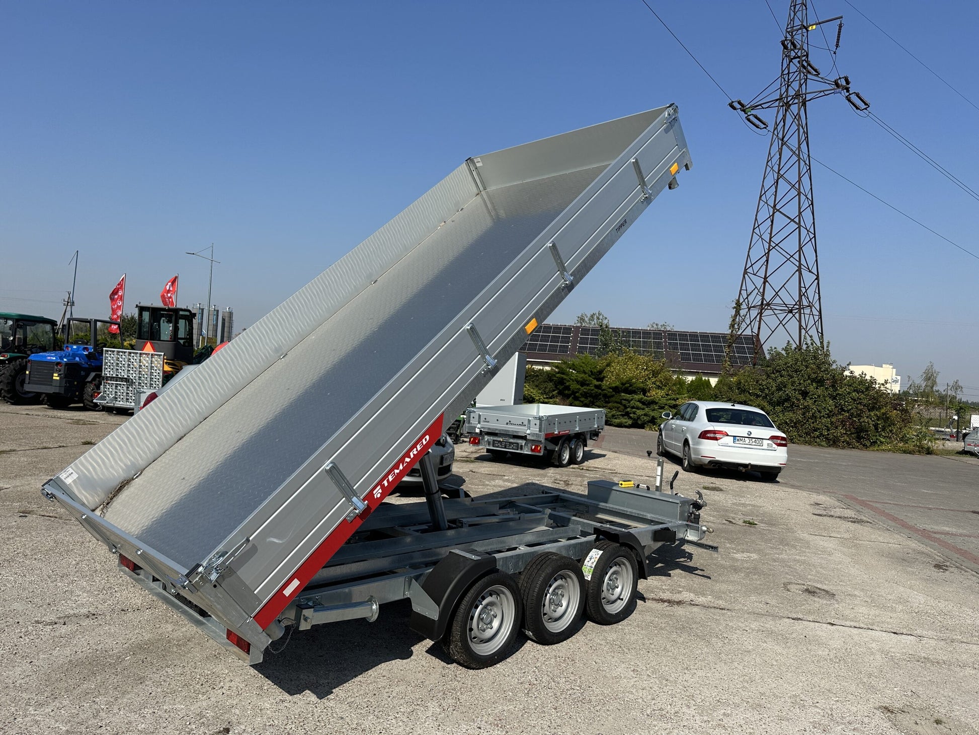 Remorque benne basculante à trois essieux Temared Tipper 3 500 kg – Image 4