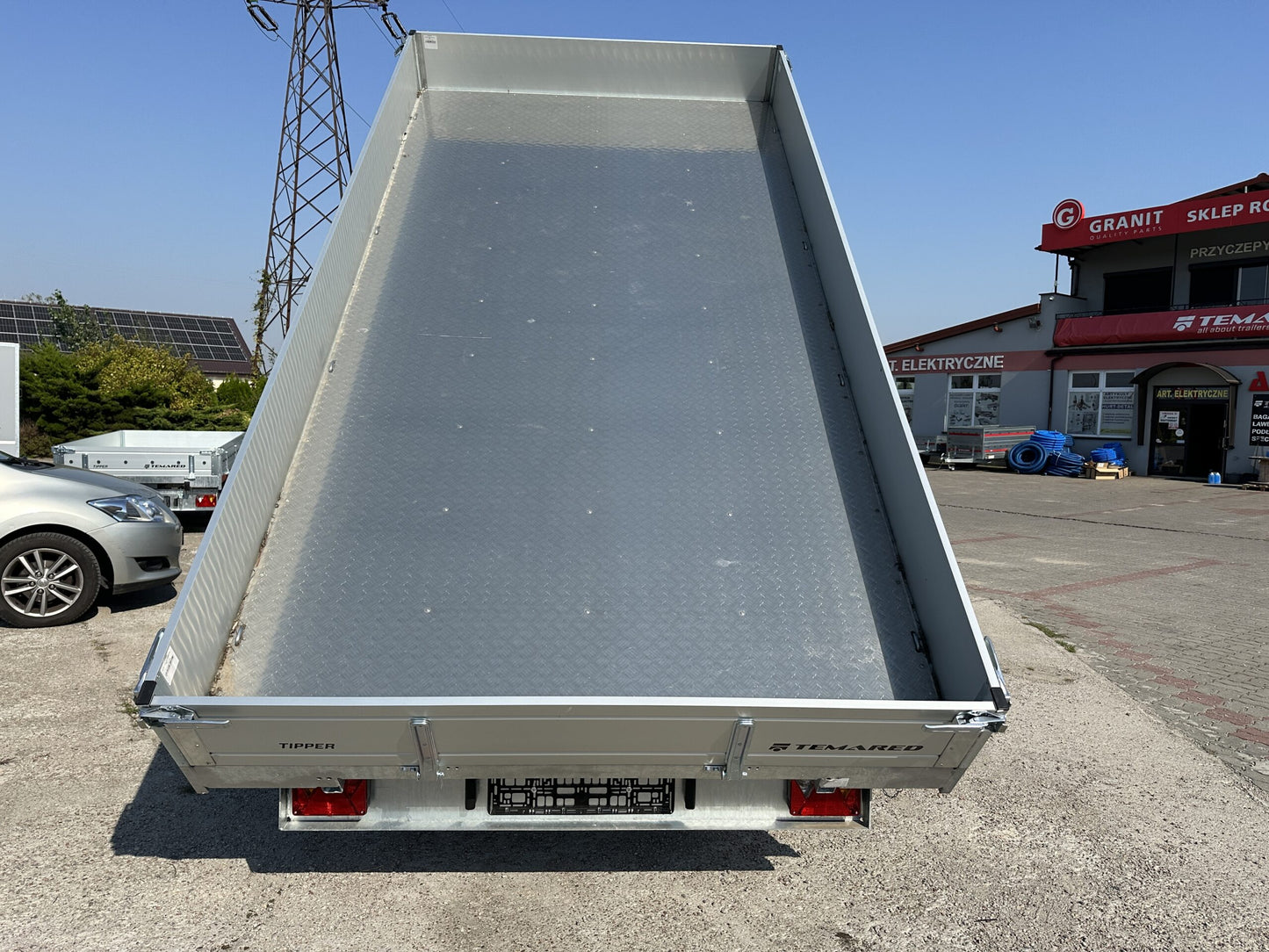 Remorque benne basculante à trois essieux Temared Tipper 3 500 kg – Image 5