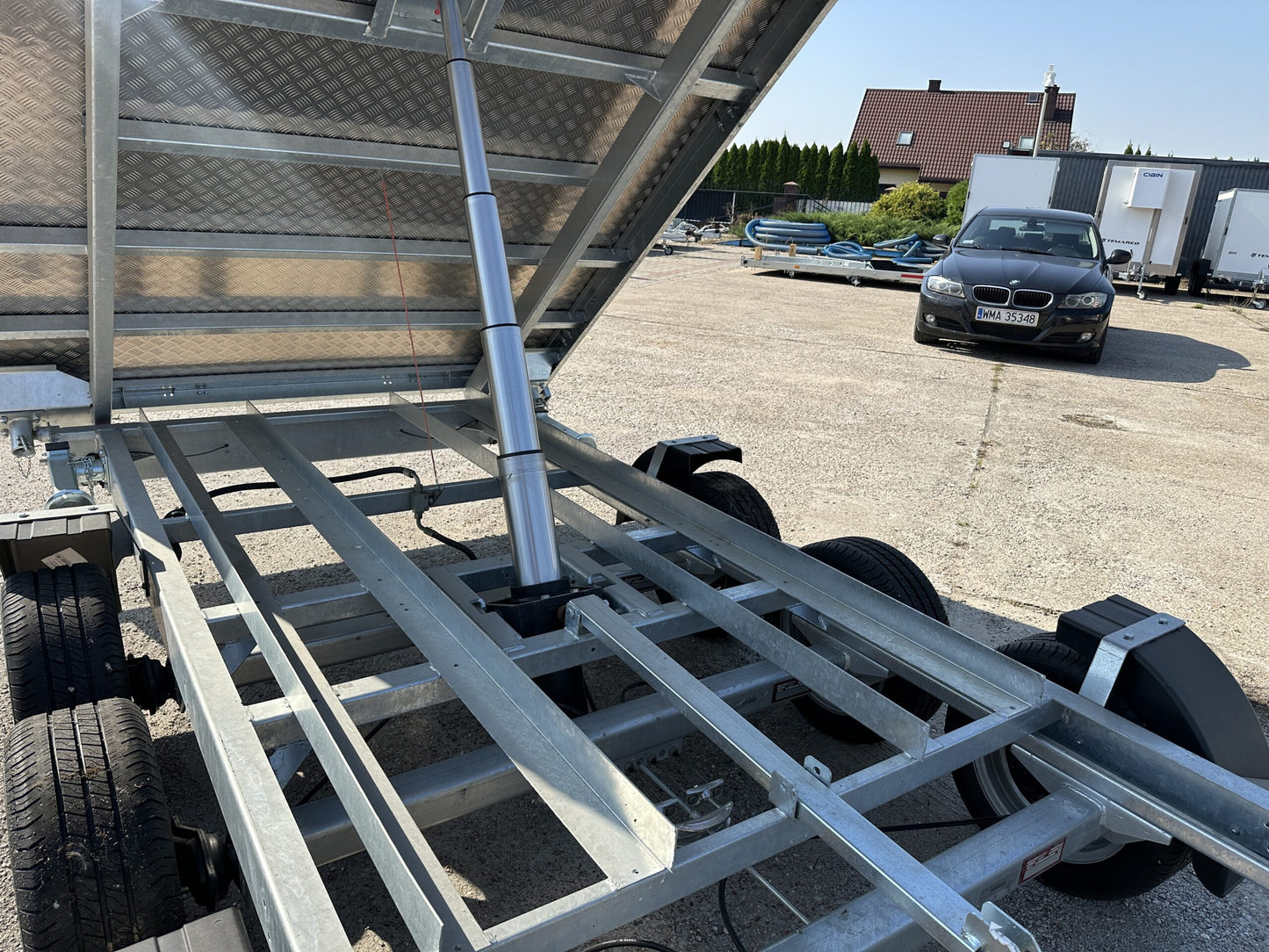 Remorque benne basculante à trois essieux Temared Tipper 3 500 kg – Image 10