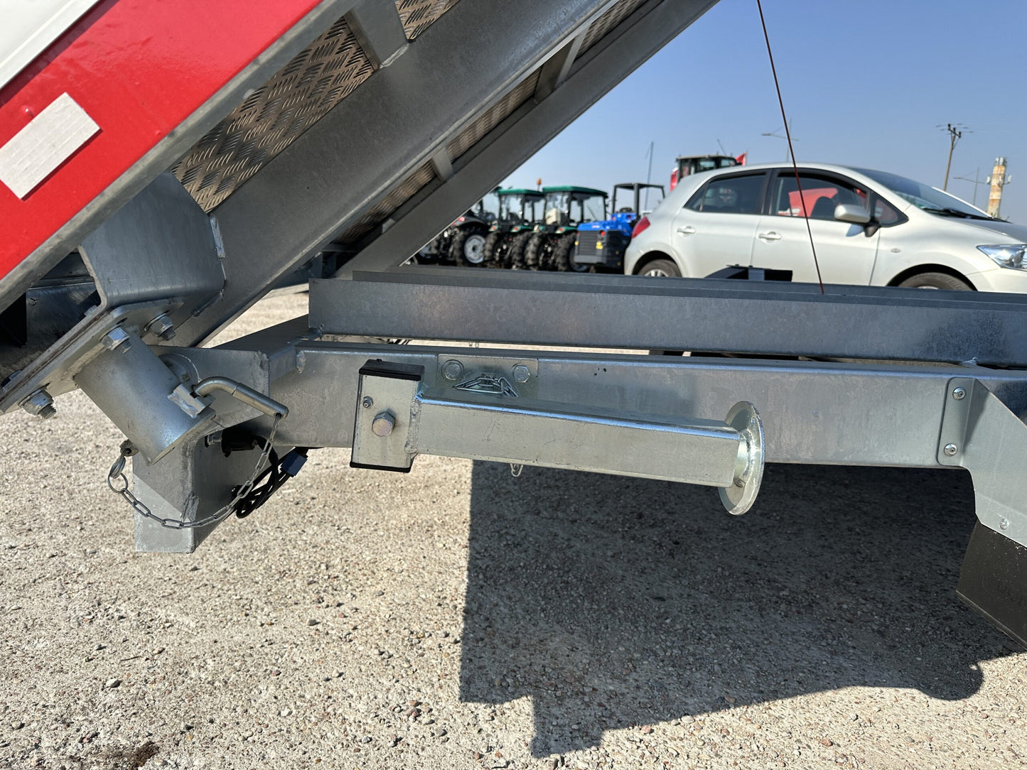 Remorque benne basculante à trois essieux Temared Tipper 3 500 kg – Image 18